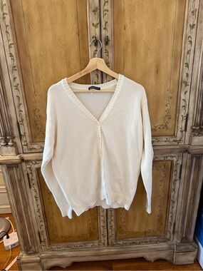 NWOT Brandy Melville – Coraline Cotton Sweater